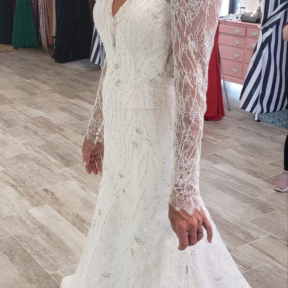 Isabelle Armstrong "Katherine" Wedding Gown - Picture 1 of 10